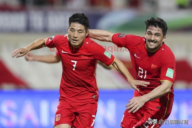 热议国足1-1阿曼：历史最差教练没有之一！李铁换洛国富，太绝了