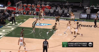 NBA东决：老鹰客场116-113险胜雄鹿，48分特雷-杨可谓一战封神