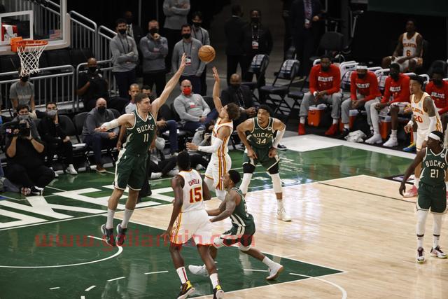 NBA东决：老鹰客场116-113险胜雄鹿，48分特雷-杨可谓一战封神